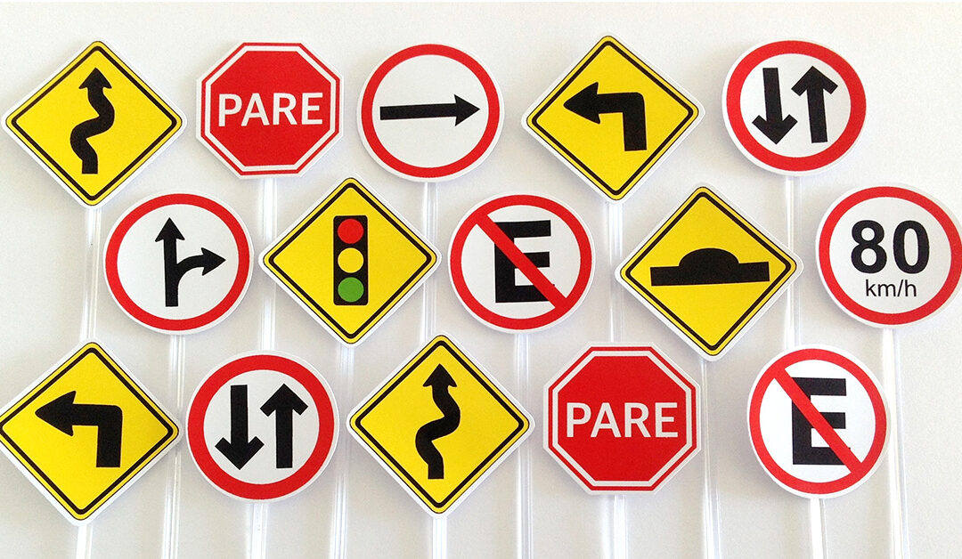 Placas de trânsito: fique atento a sinalização para chegar ao seu destino com segurança